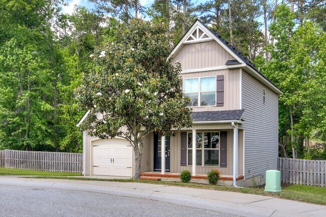 Photo - 3 Bedroom 2.5 Bath - Over Half Acre Lot!