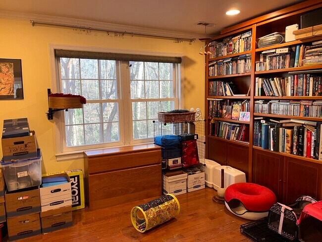 Photo - 101 Barbary Ct