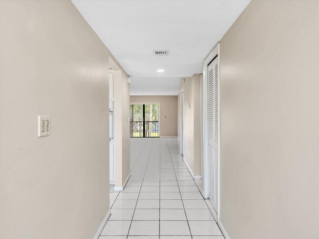 Photo - 16252 Laurel Dr Unit 201