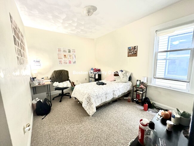 Building Photo - 6 Eldora St Unit 2 Rental
