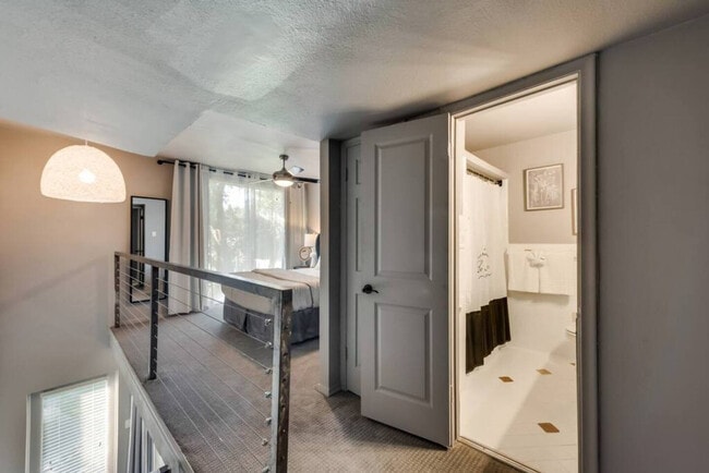 Photo - 6011 Gaston Ave Unit SI ID1571807P