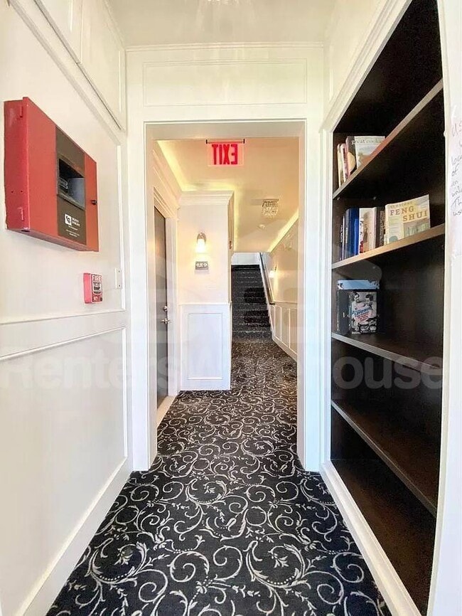 Photo - 2500 Grand Ave