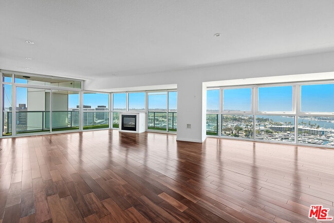 Building Photo - 13600 Marina Pointe Dr Unit 1709 Rental
