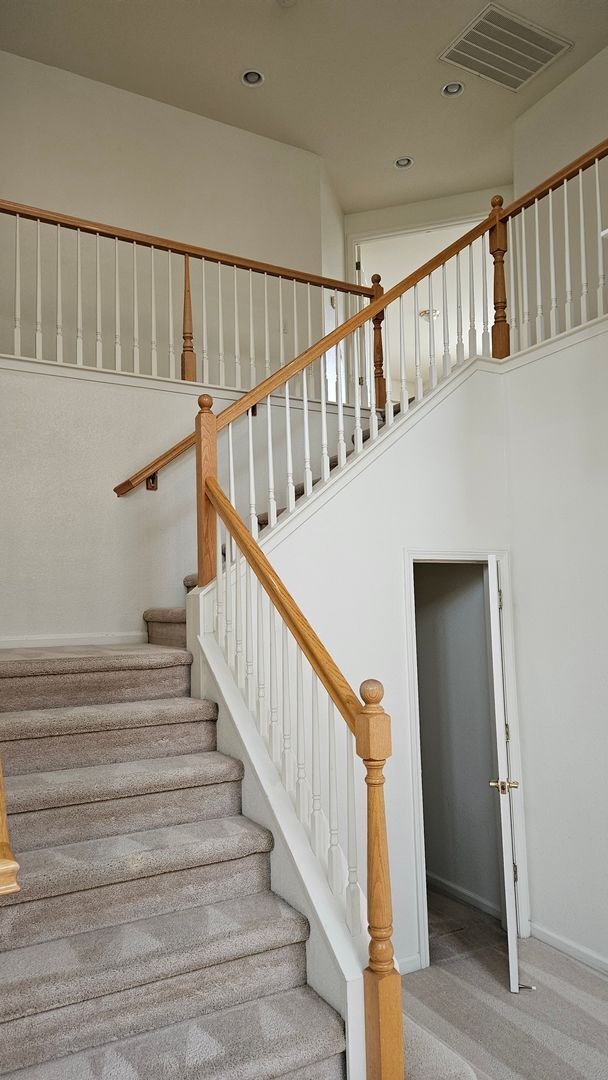 Photo - Large Six bedroom home for rent.