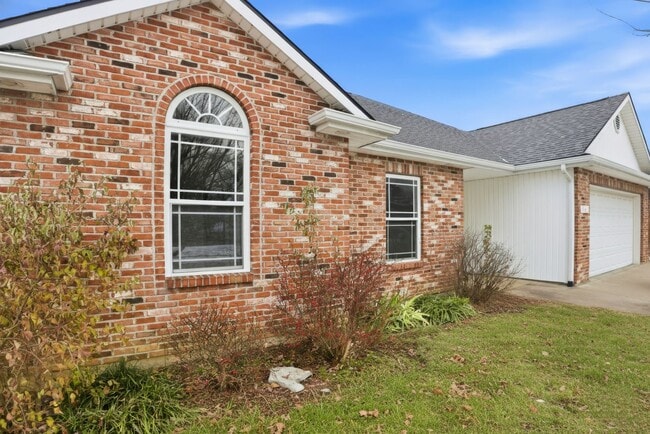 Photo - Three Bedroom/Two Bath/Fenced Yard/Community Pool