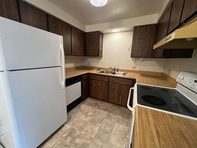 Photo - Edgewood Triplex Unit B