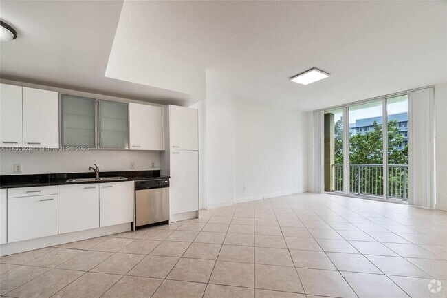Building Photo - 1350 NW 8th Ct Unit A4 Rental