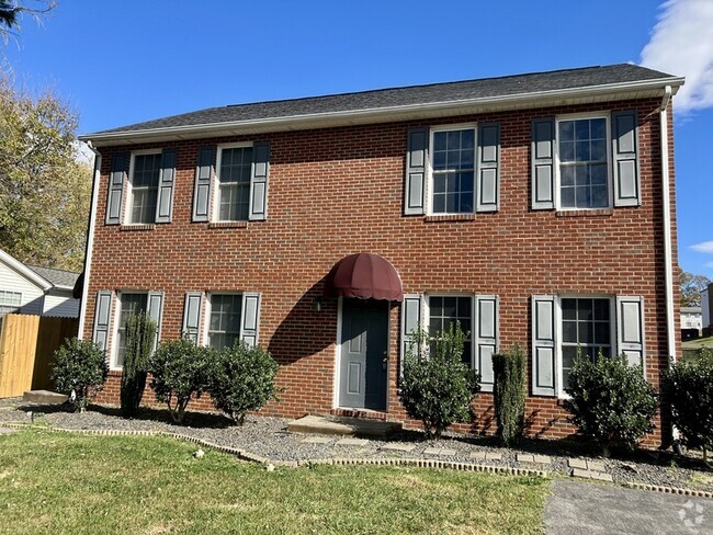 Building Photo - 106 Lakehurst Ave Rental