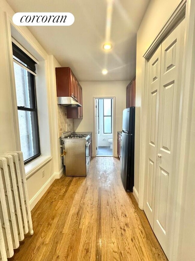 Photo - 509 E 81st St