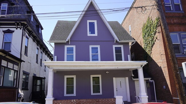Photo - 308 King St Unit Apartment #2(2nd and 3rd)