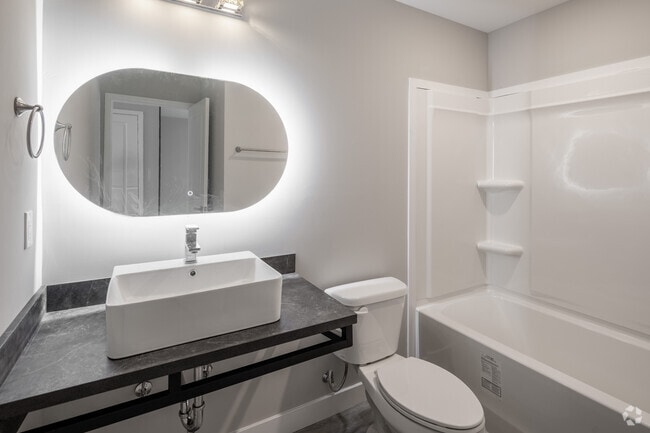 3BR, 2BA - 1,200SF - Bathroom