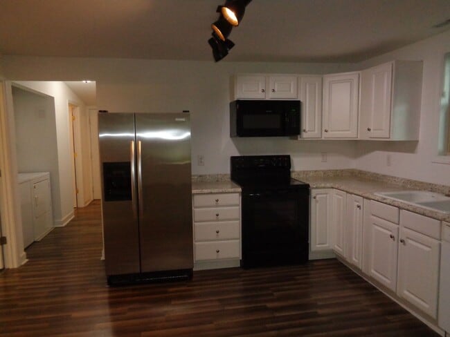 Photo - 212 Orr St