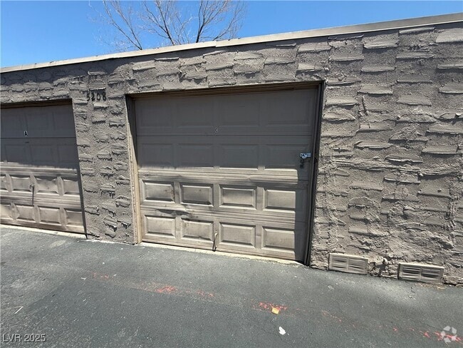 Building Photo - 5208 Greene Ln Rental