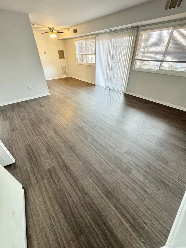 Building Photo - 800 Brook Hill Rd Unit 2 bedroom