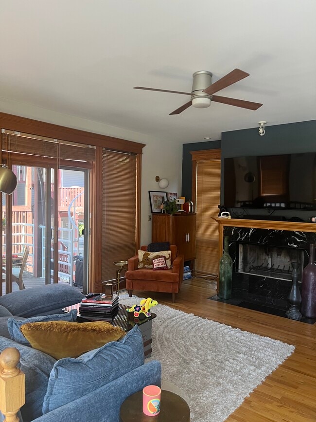 Photo - 3017 N Seminary Ave Unit 3