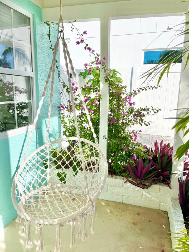 Photo - 2229 Bougainvillea St