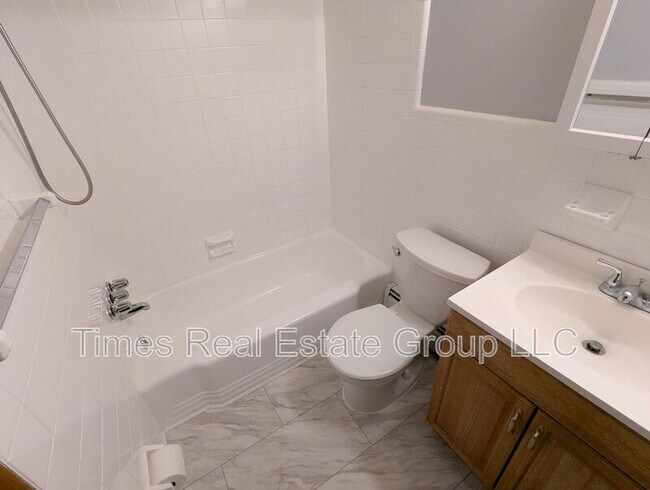 Photo - 708 Carmen Dr Unit Apt B