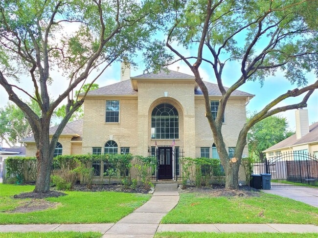 Building Photo - 12419 Shadycrest Dr