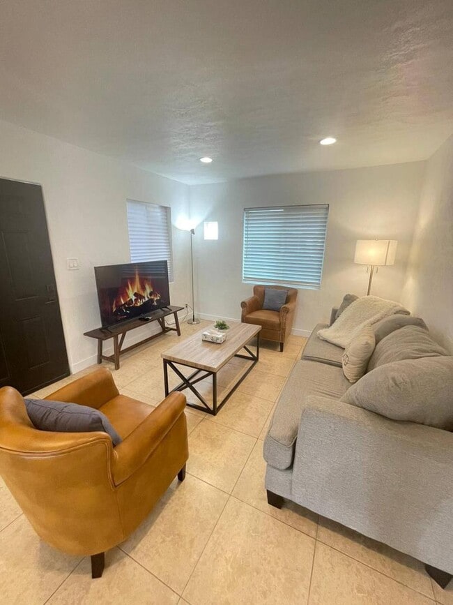 Photo - 1920 W Mulberry Dr