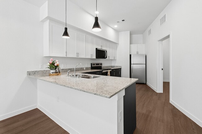 Building Photo - Seabrook Square