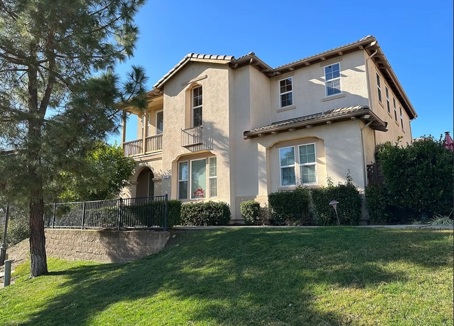 Building Photo - 205 Barnhill Dr