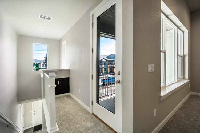 Photo - 832 Schlagel St Unit 8