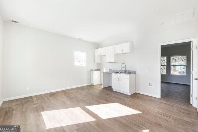 Photo - 1635 2nd St