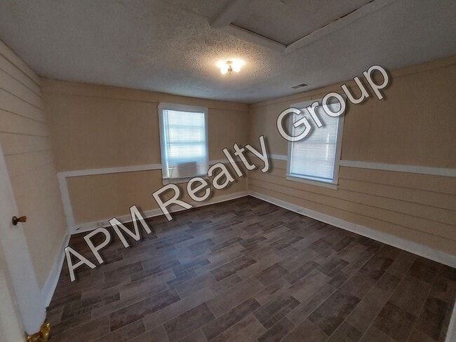 Photo - 1221 King St