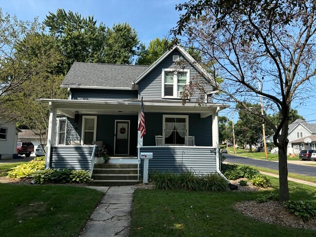 Building Photo - 649 N Main St Rental