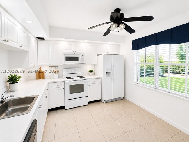 Building Photo - 1200 SW 125th Ave Unit 208L