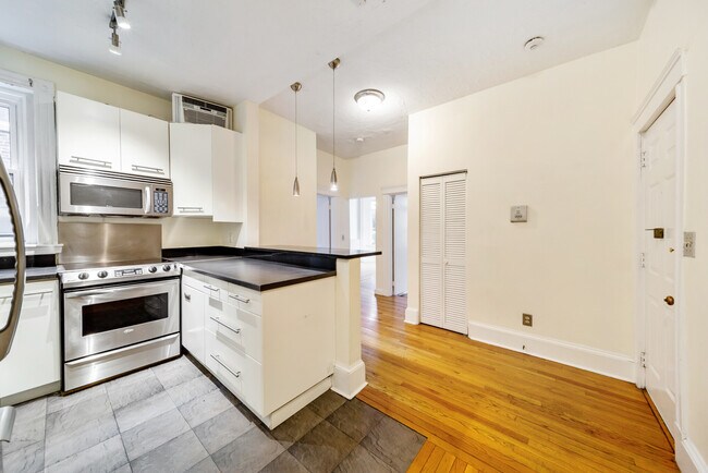 Photo - 137 Peterborough St Unidad 2