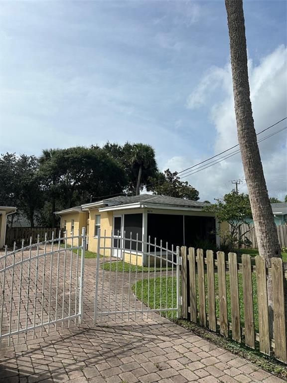 Photo - 401 Oakwood Ave