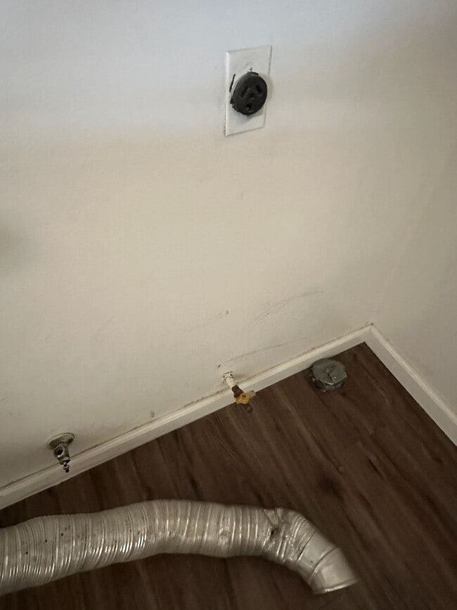 Photo - 11465 Ave 200