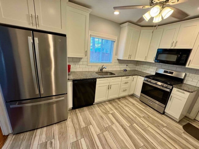 Photo - 1204 E Main St