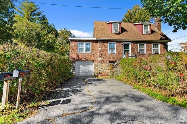 Building Photo - 90 Orchard Rd Unit 2 Rental
