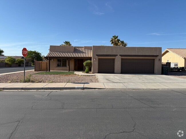 Building Photo - Barkley Ranch Corner Lot Home with 3 Car G...