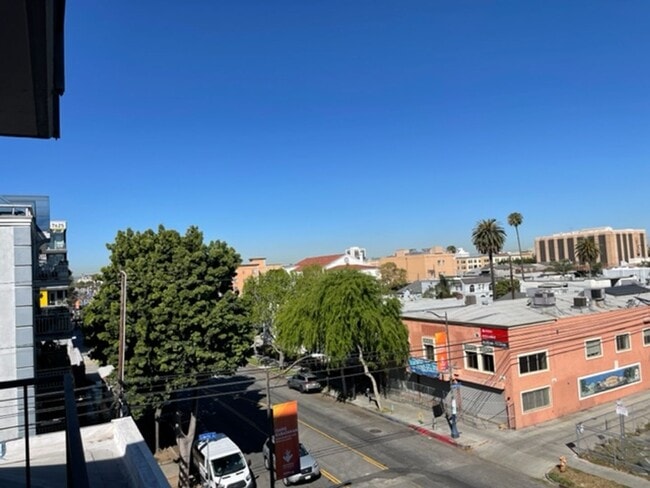 Building Photo - DOWNTOWN LONG BEACH 2BR/2BA CONDO ON 4TH F... Unit 408