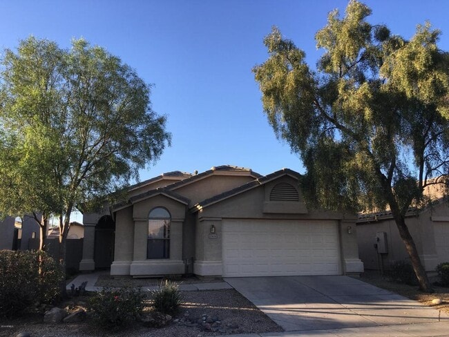 Building Photo - Great 3 Bedroom Litchfield Park Home Perfect Location