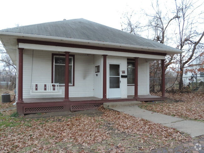 Building Photo - 306 E Bridge St Rental