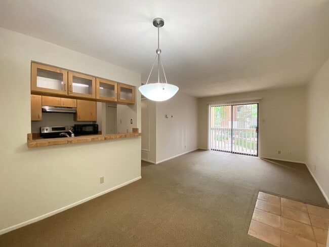 Building Photo - Beautiful Condo at The Reserve Unit 906