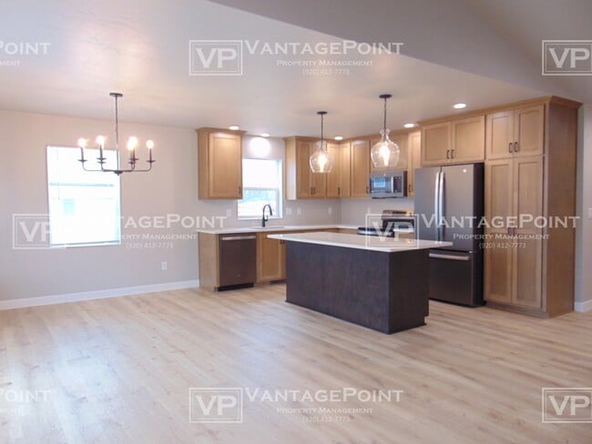 Photo - 2587 Farmington Wy