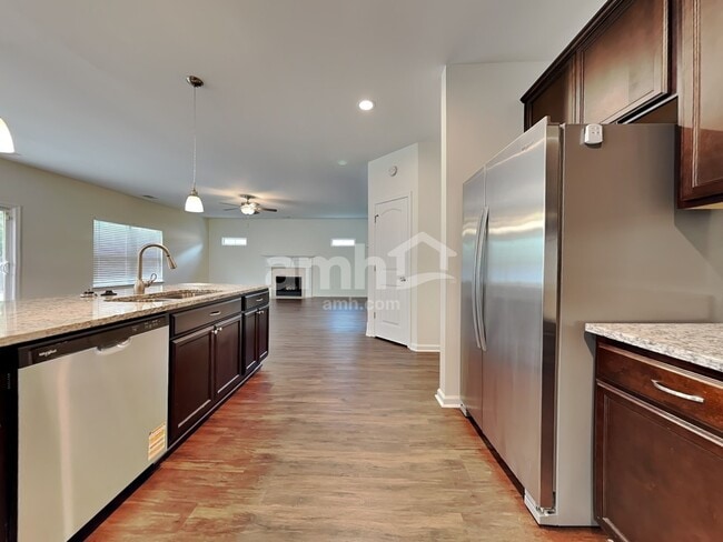 Photo - 138 Waverly Way