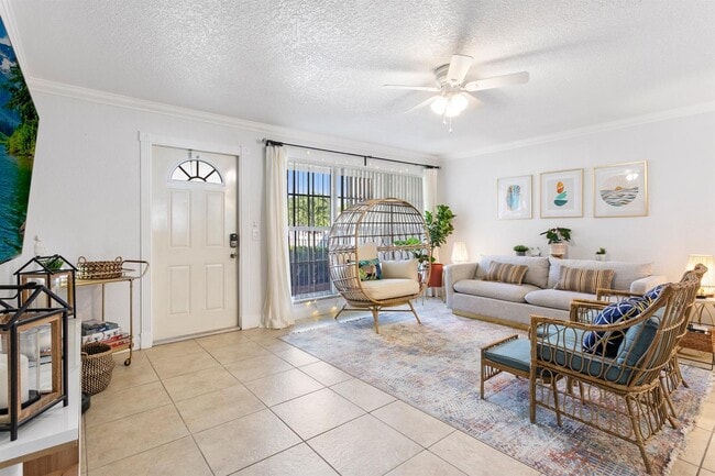 Photo - 2320 SE 6th St