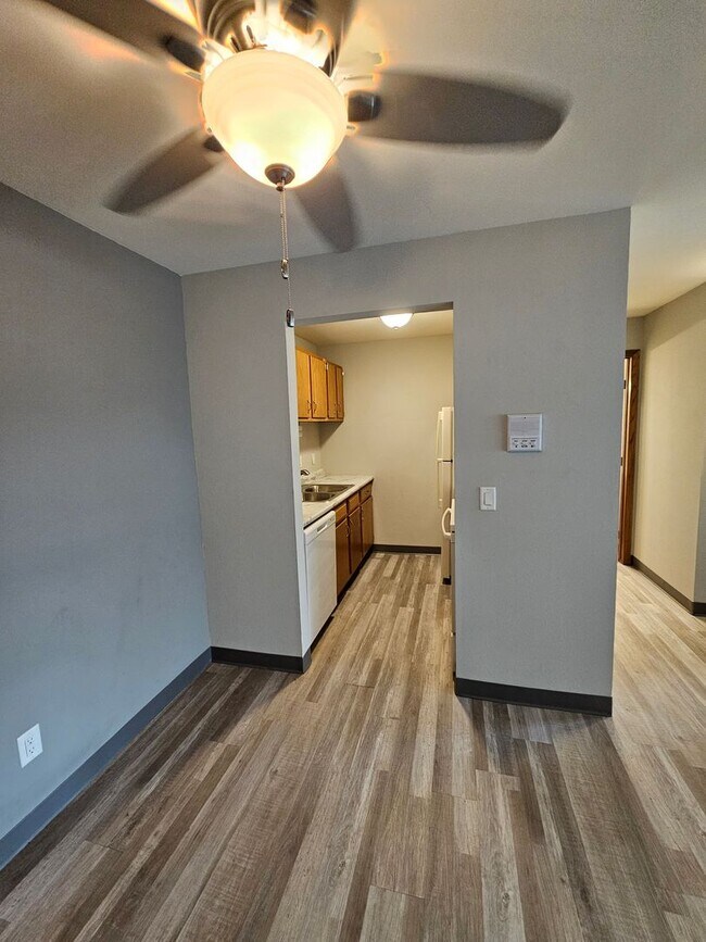 Riverwood Apartments