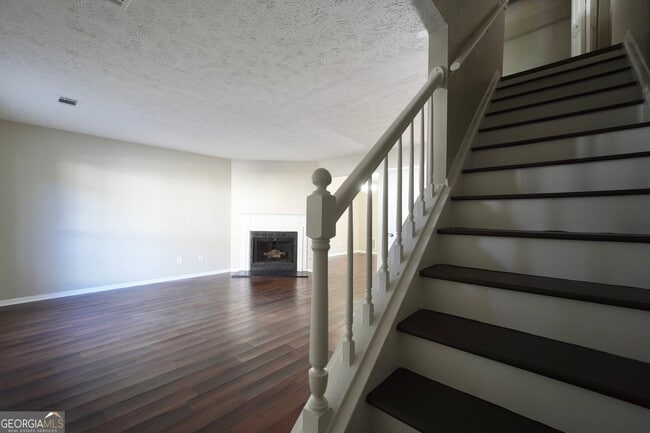 Photo - 5702 Wells Cir