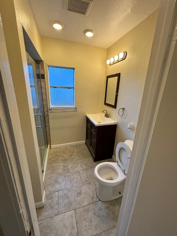 Photo - 526 W 49th St