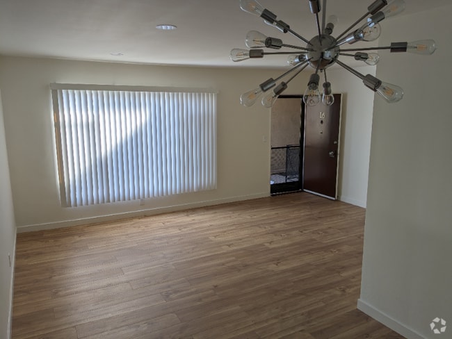 Building Photo - 1118 S Fairfax Ave Rental