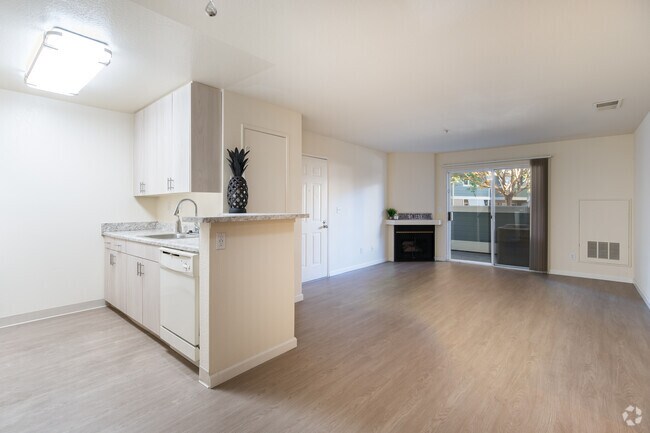 1HAB, 1BA - 729 ft²