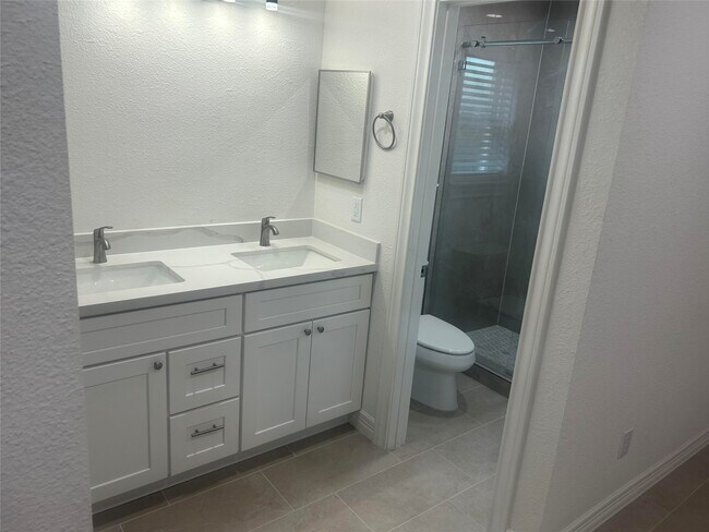 Photo - 1139 Pinecroft Dr