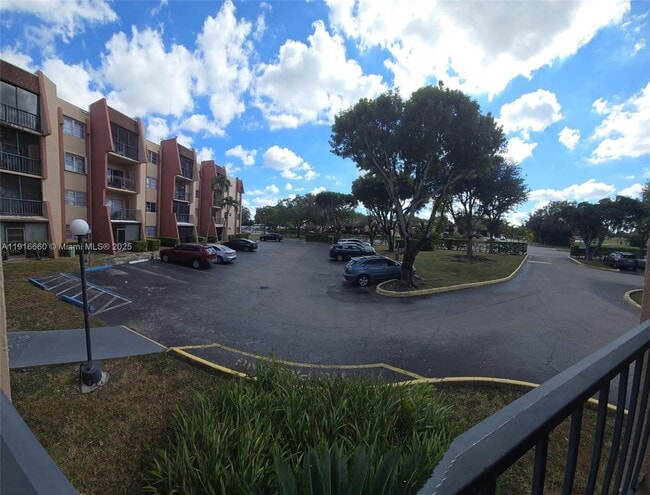 Photo - 13707 Kendale Lakes Cir Unit PH11